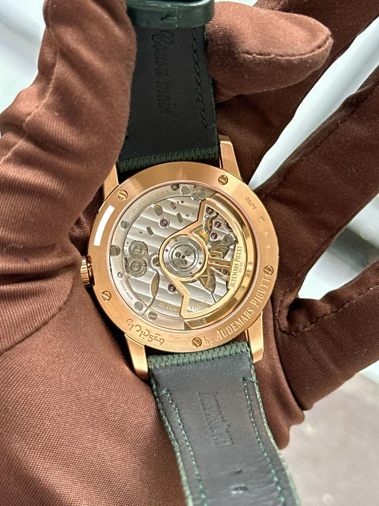 Selfwinding GREEN DIAL 15210OR